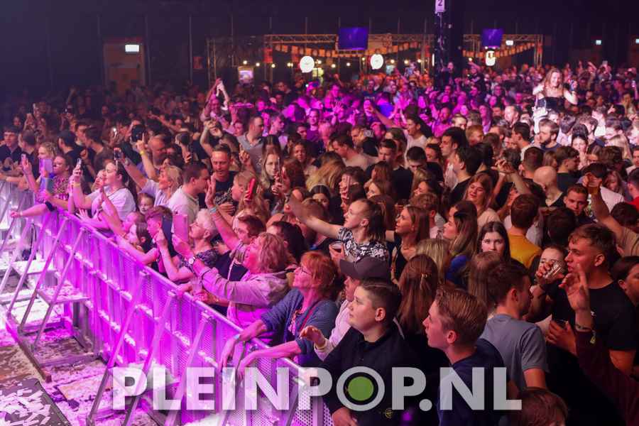 Publiek    Bezoekers (174)